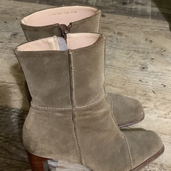 Camel-coloured low-rise suede boots - Picture 3 of 4